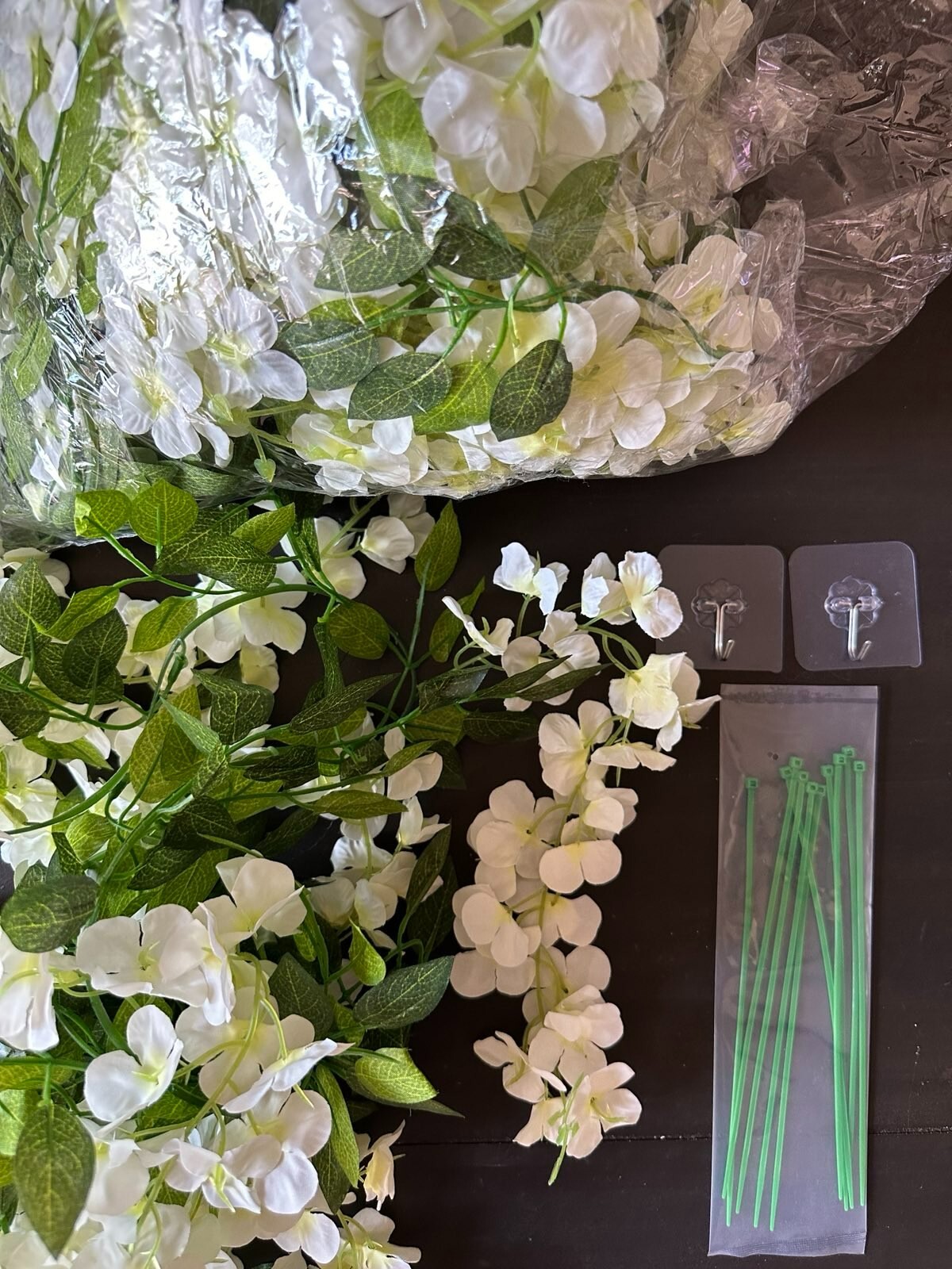Wisteria Hanging Flowers 4 Packs, 40 Branches 6ft Artificial White Silk Wisteria