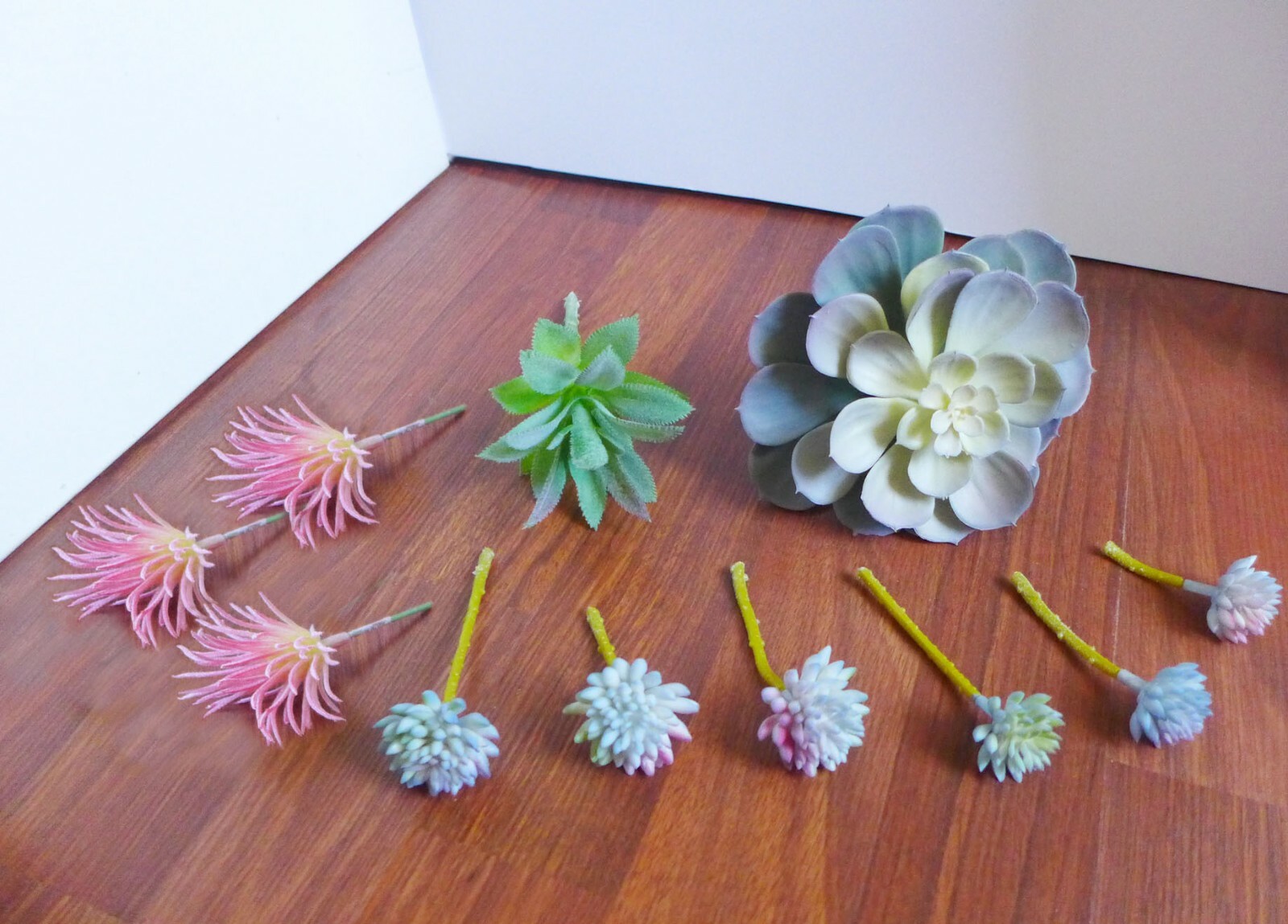 11 Pcs Artificial Miniature Succulents With Cray Lotus Flower (#20)