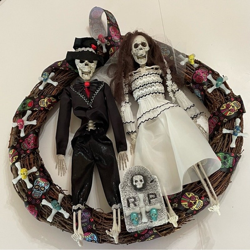 Handmade Halloween Skeleton Bride Groom Wreath 18″ Gothic