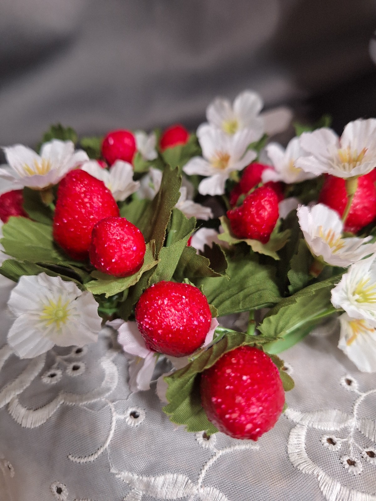 Artificial Strawberry & Daisy Floral Wreath Candle Decoration Green Red White