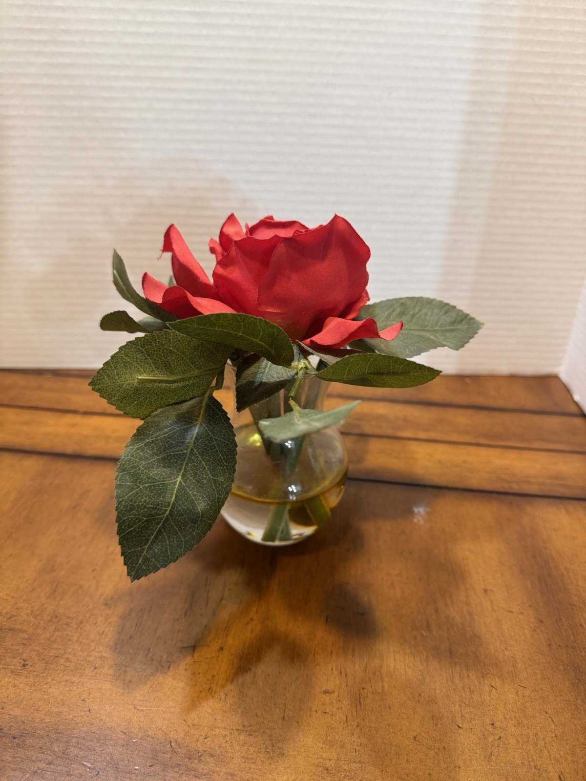 Artificial Silk Red Rose Flower in Clear Vase with Faux Water