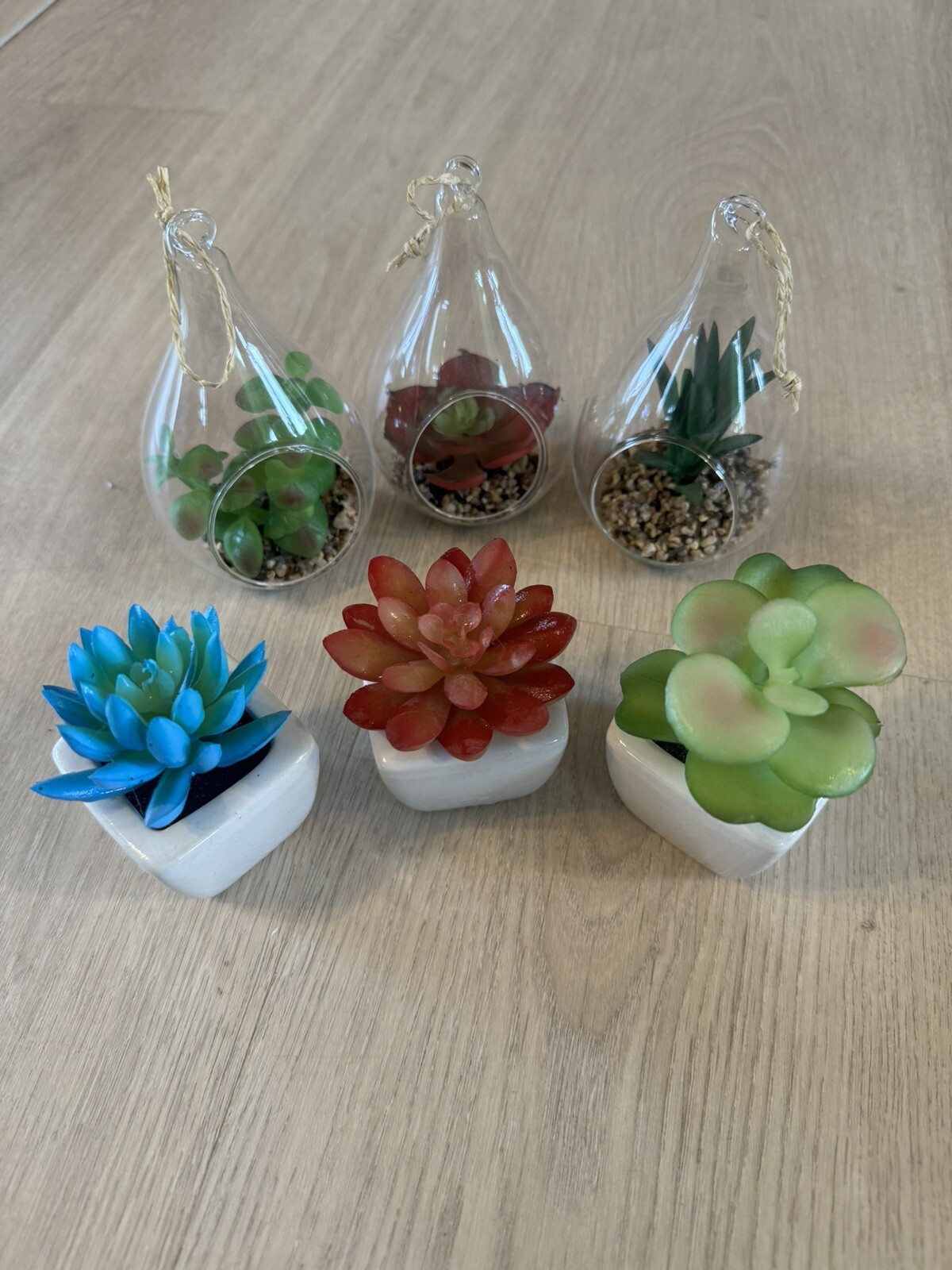 Set of 3 Plastic & Porcelain Succulents Green White 3×2 inches And 3 Hanging