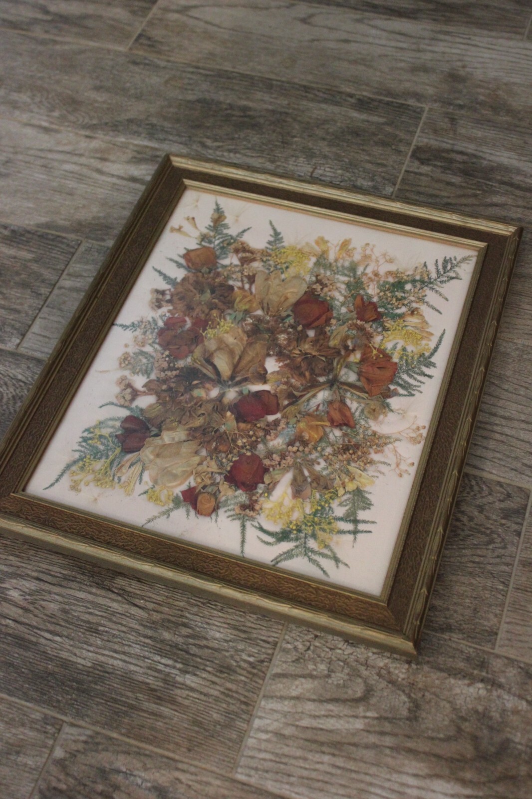 Vtg Framed Dried Pressed Flowers. Roses Ferns Baby’s Breath. Large 15.5 x 18.5!