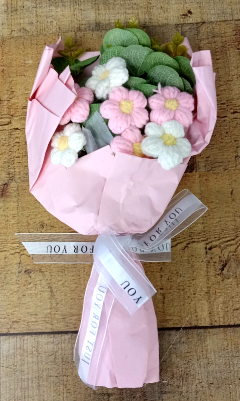 Lmniu Knit Crochet Plush Valentine’s Flower Bouquet Artificial Flowers – 12”