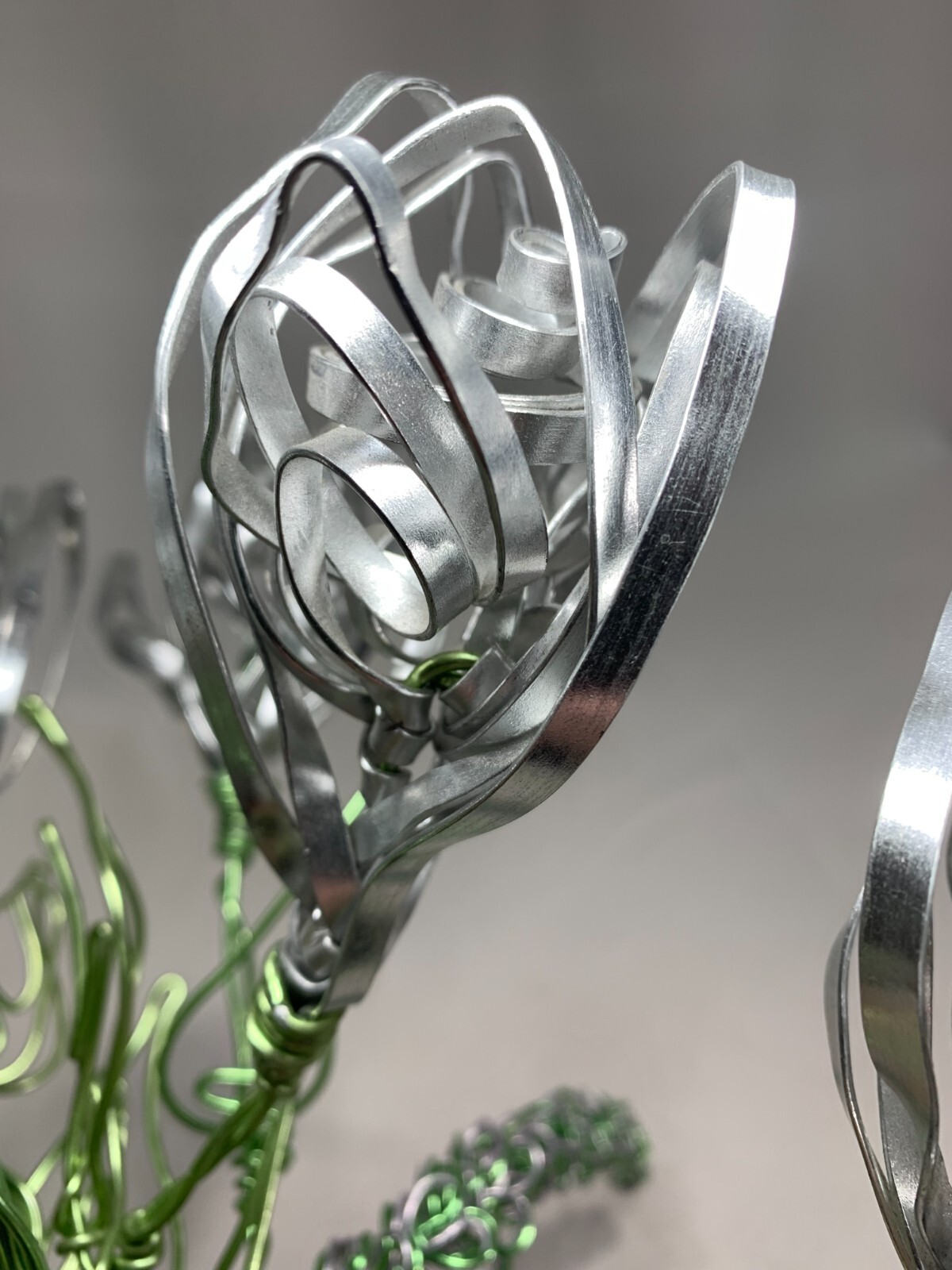 ONE MILLION ROSES Handmade Metal Rose Bouquet – WIRE FLOWERS