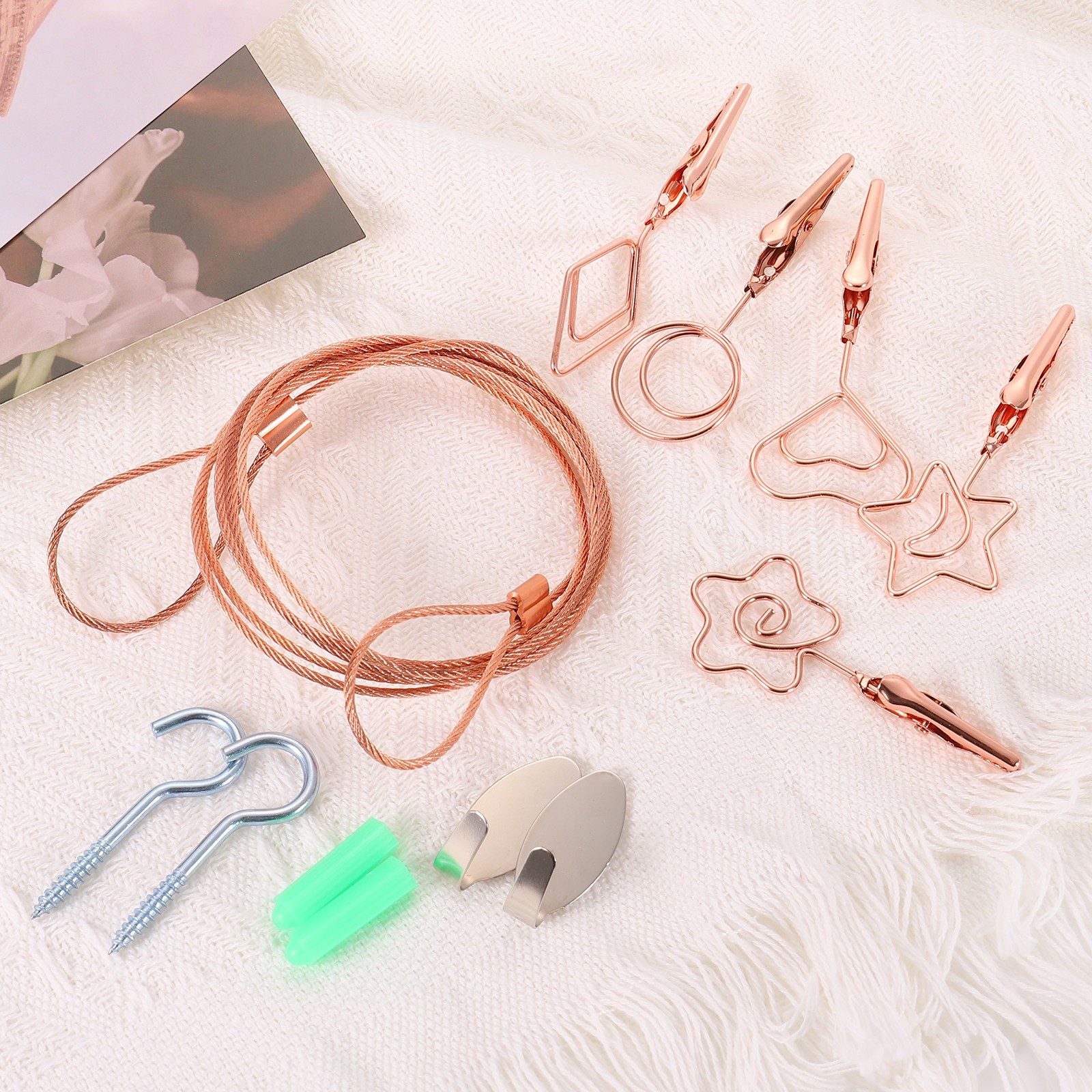 5Ft Wall Hanging Photo Display Cable Wire Rod with 10 Heart Clips, Rose Gold