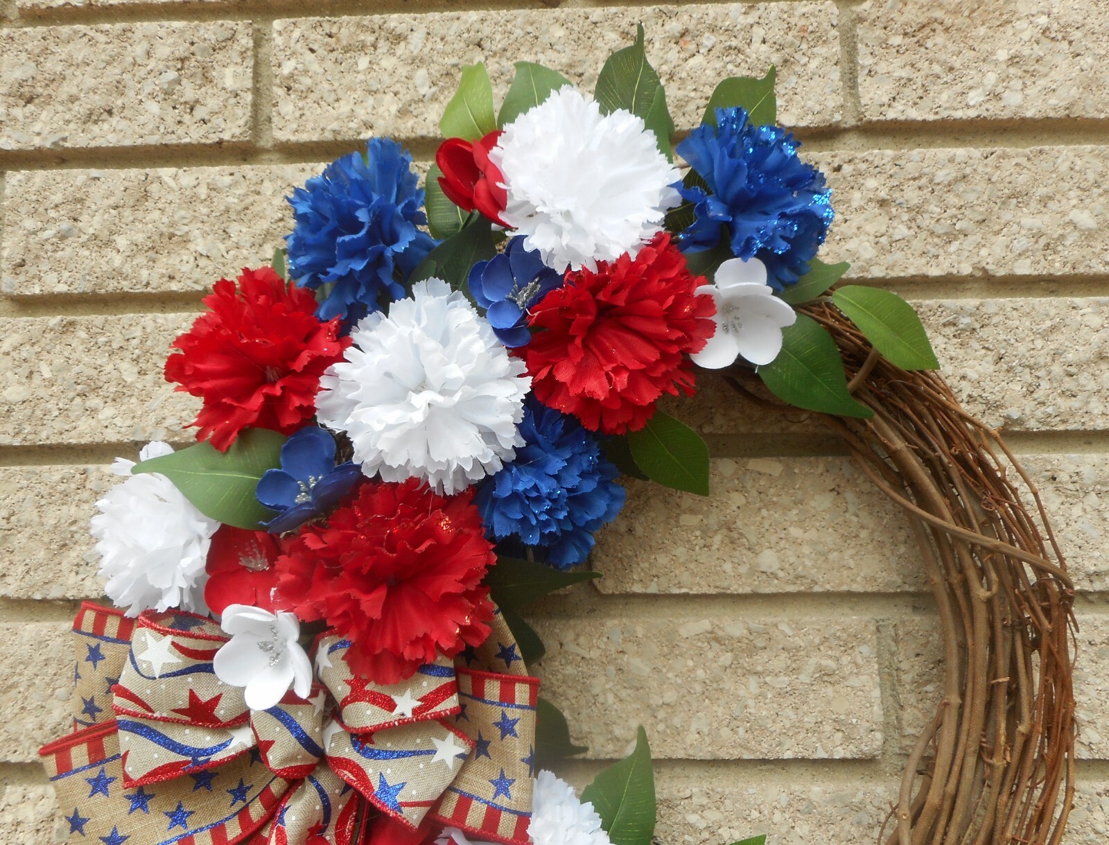 17″ Patriotic July 4th Red White Blue Carnations Floral Summer Grapevine Wreath