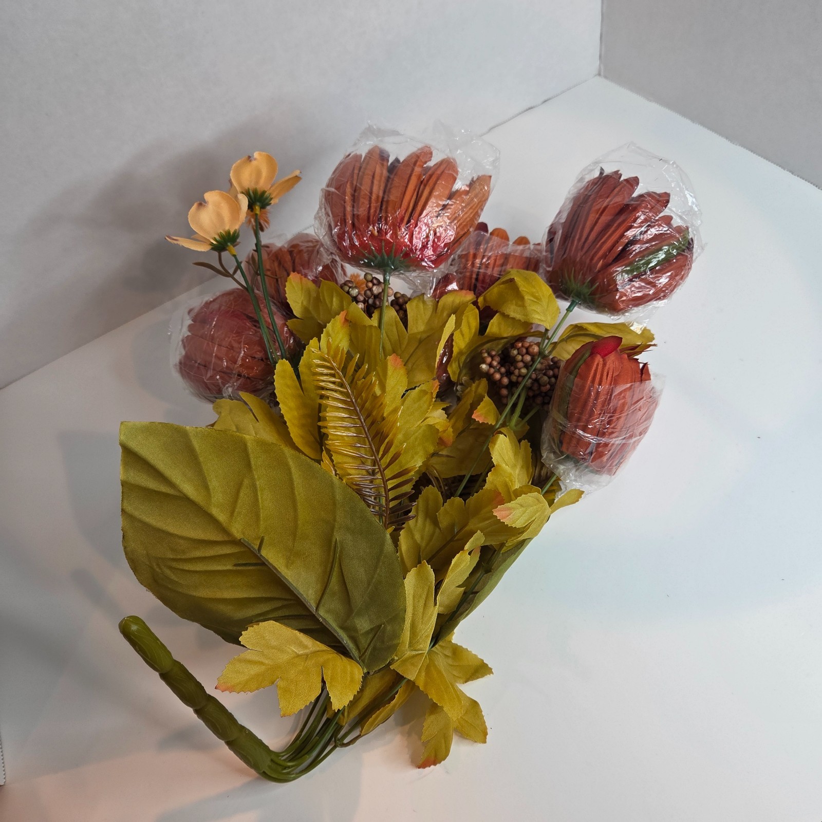 2 pcs of European-style faux silk flowers for home decor
