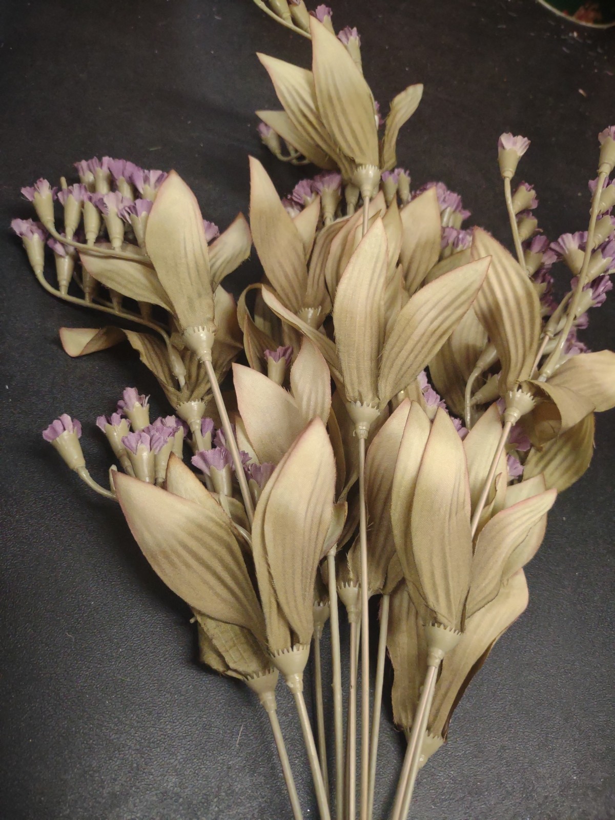 18″ Dried-Look Silk Statice Bush 11 Stems Medium Purple, Papery Dry Fall Foliage