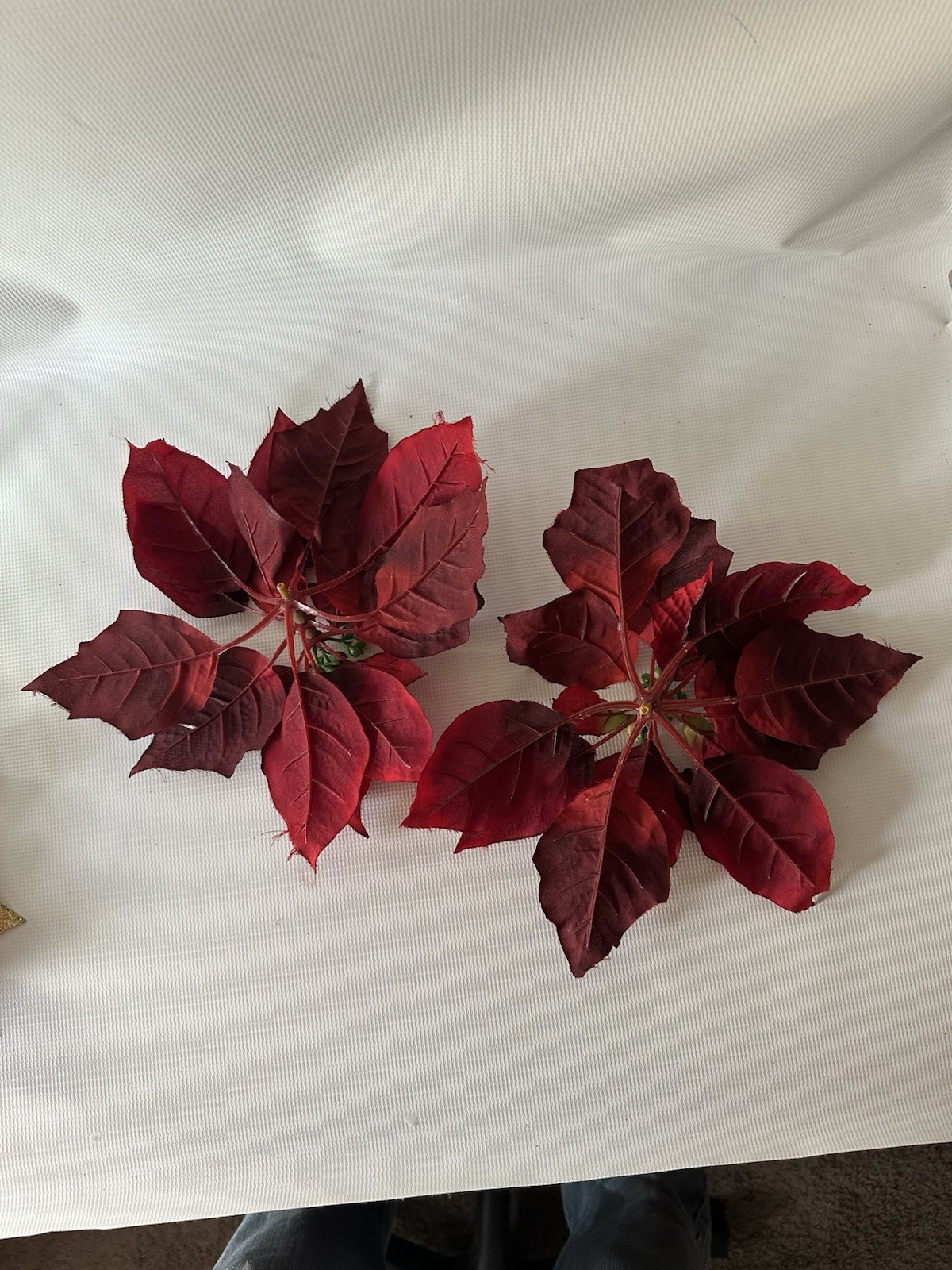 Lot Of 7 Red Gold Poinsettias No Stems 3/W Stems Decorations Vintage ￼