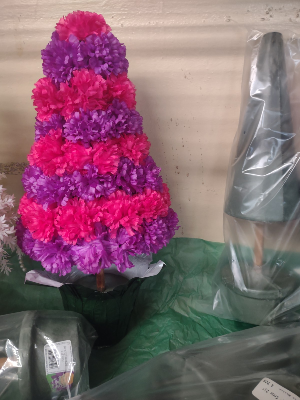 Set of 8 Pieces: 21″ Topiary Tree Form 12″ Urethane Cone Wholesale Lot Topiaries