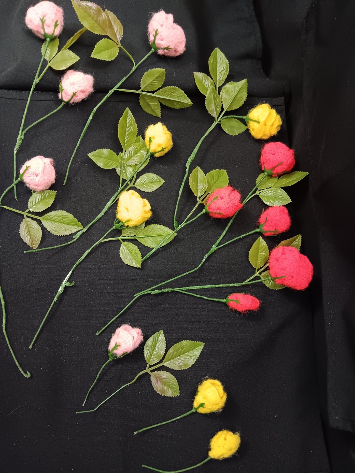 13 Cloth Roses For Crafts Etc. And 1 Leaf Branch