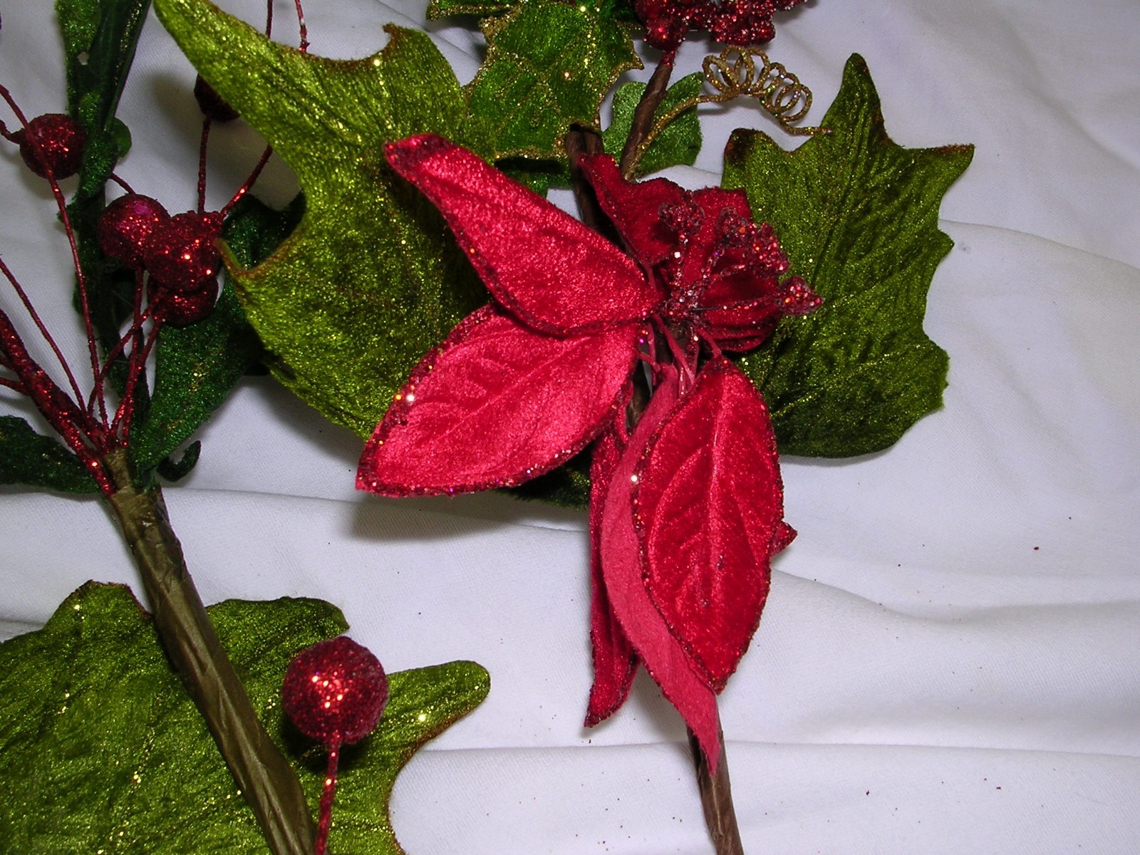 #G Lot of 5 Glitter Poinsettia & Berry Christmas Decoration FLORAL STEMS