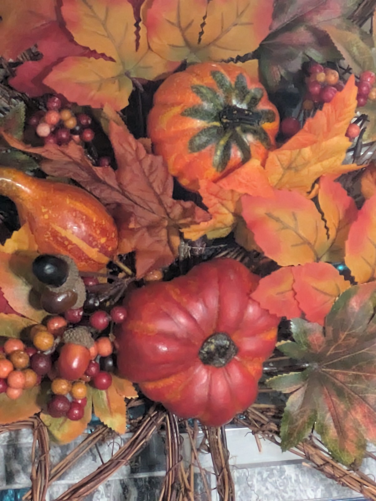 Holiday Living Maple Leaf Fall Flower Arrangement Wicker 19.5″ H X 19″ W