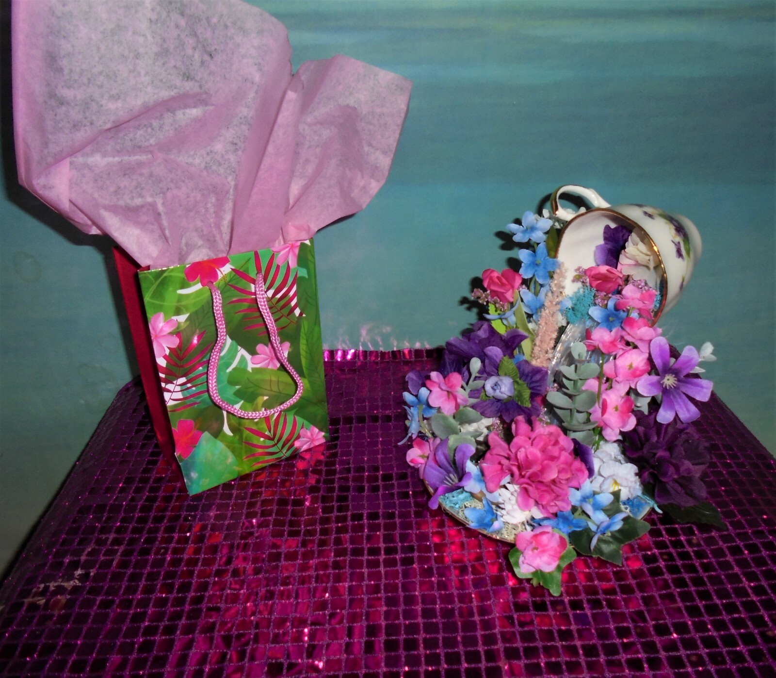  teacup & saucer  Item # T