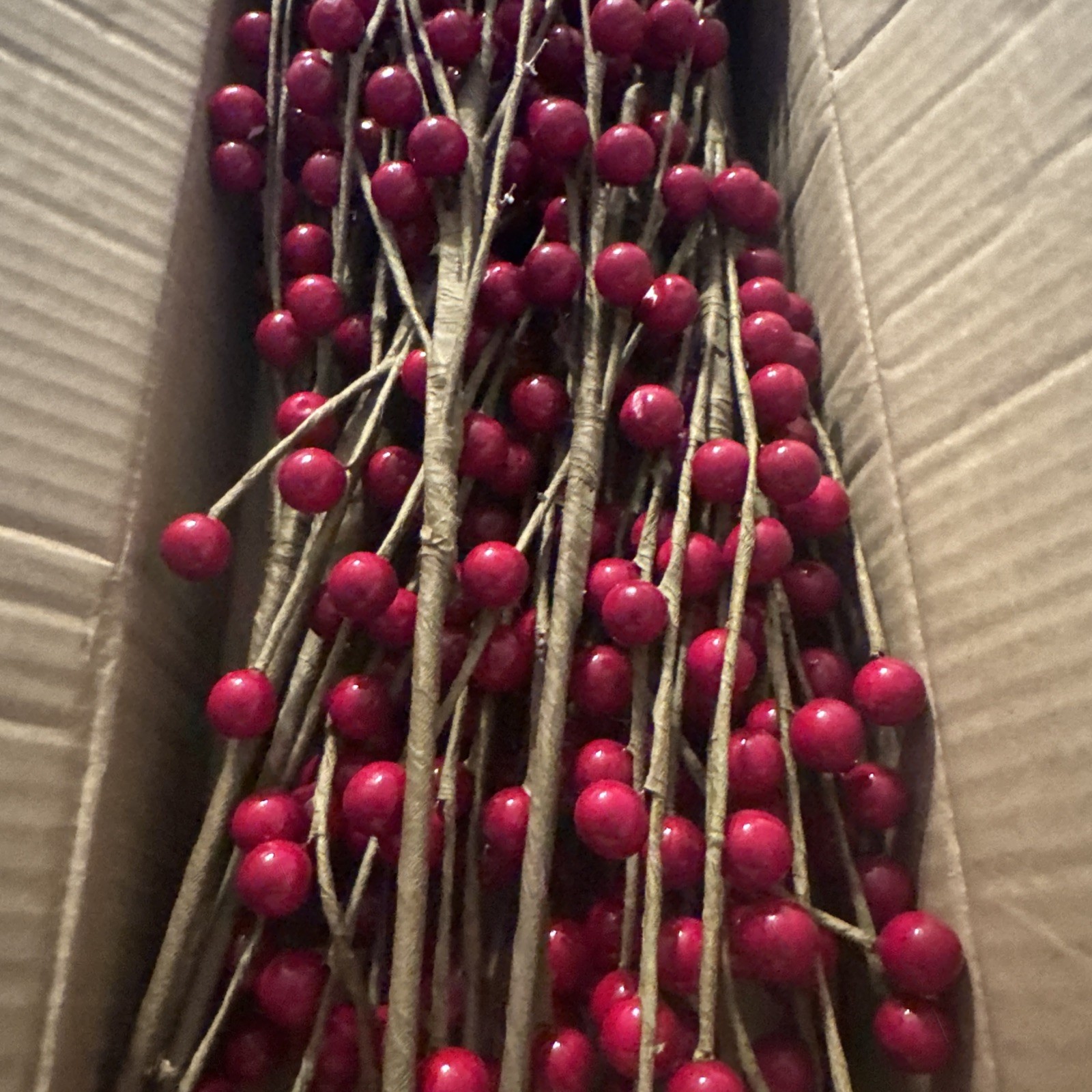 Sggvecsy 15 Pack Artificial Red Berry Stems, Holly Berry Branches, 11.5 inches