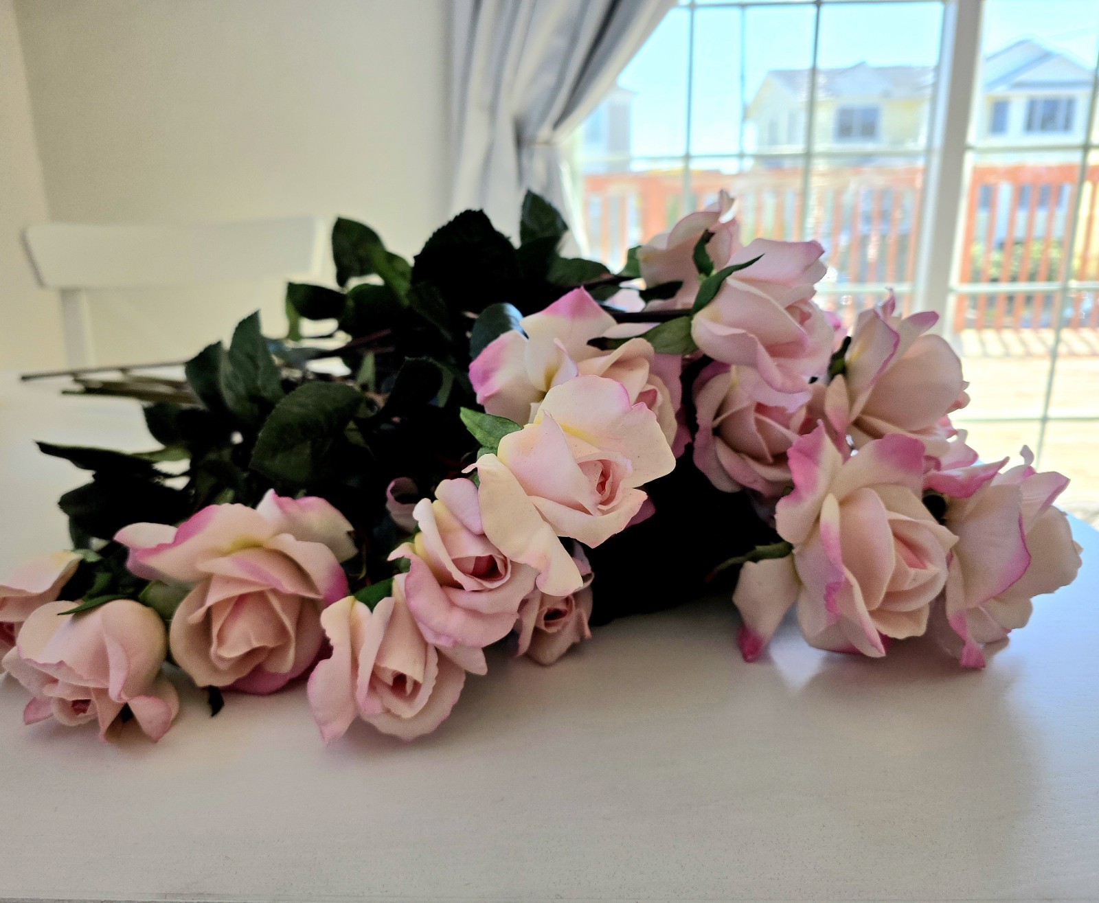 Delicate Pink & White Roses, Closed & Open, Groups of 4 *preowned, Gorgeous*