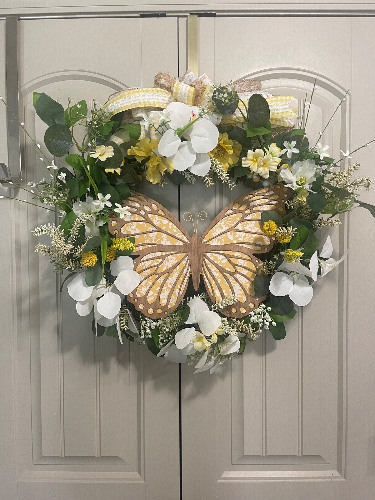 Yellow Butterfly Floral Grapevine Wreath by Taylormadecustombows 25x25x9″