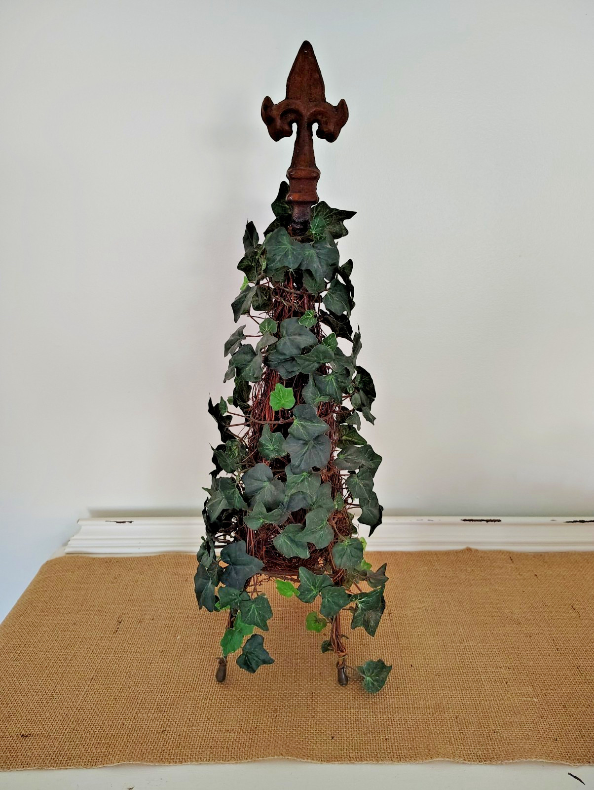 Faux Ivy Pyramid Topiary With Decorative Iron Fleur-de-Lis Finial ~ 22″ High