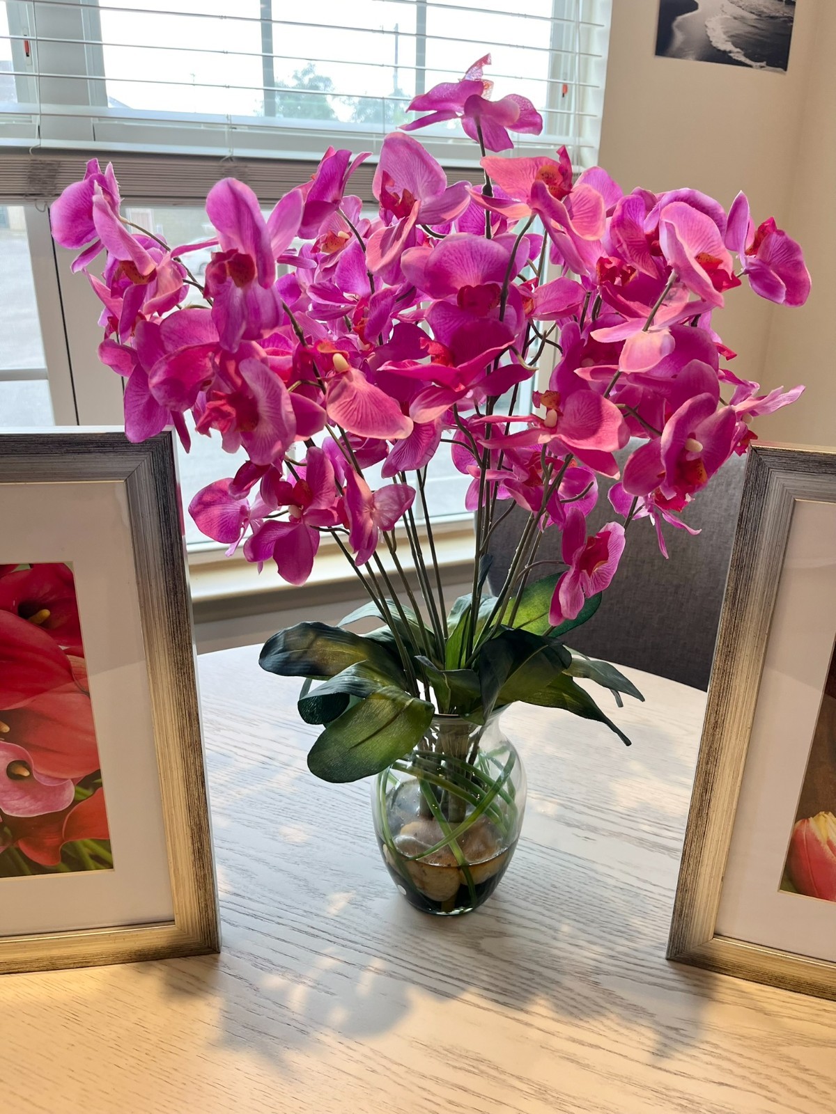 Floral Art Prints and Dark Pink Liquid Illusion Silk Flower Arrangement Set