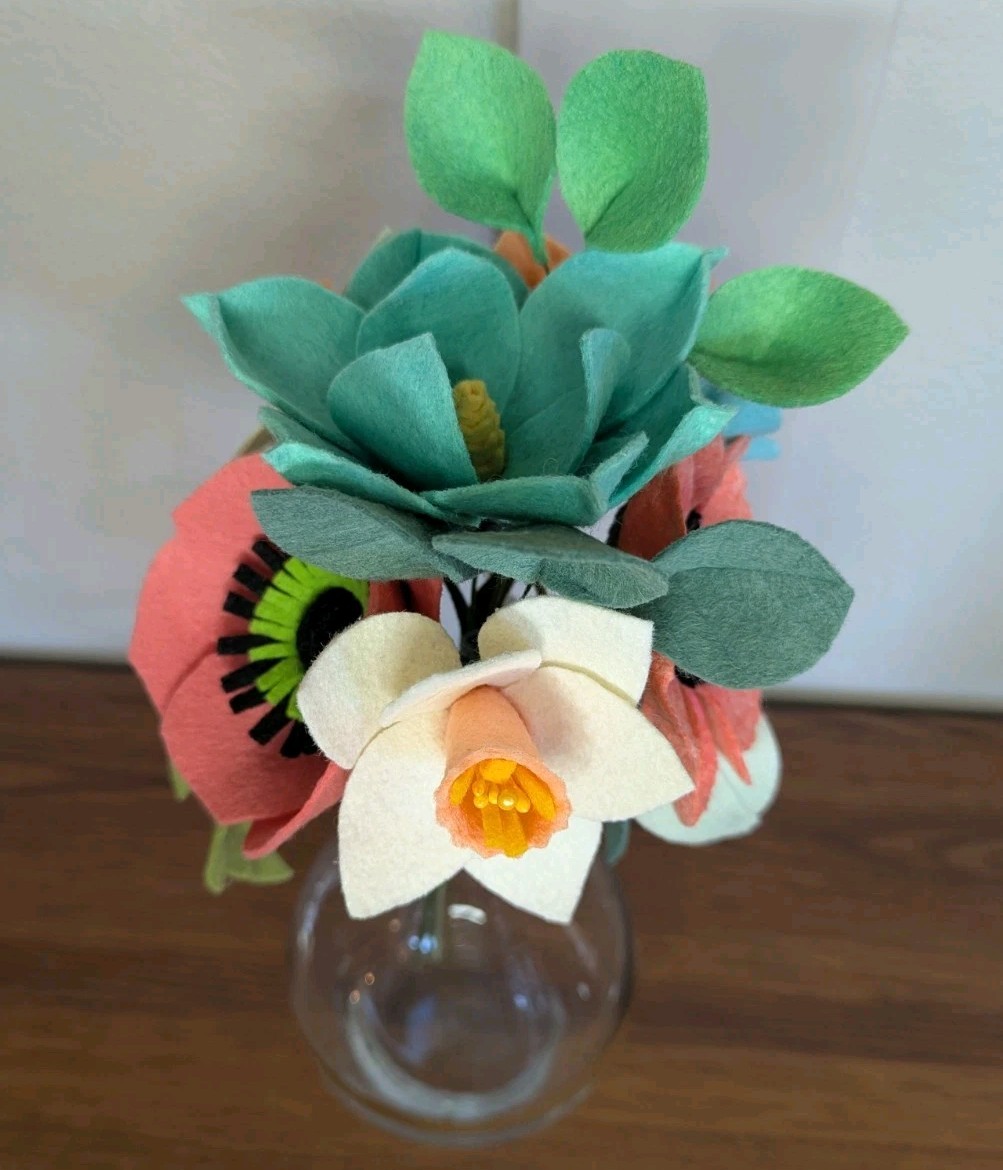 Beautiful Hand Cut Wool Blend Felt Flower Bouquet Gift Wrapped/Great Gift Idea!