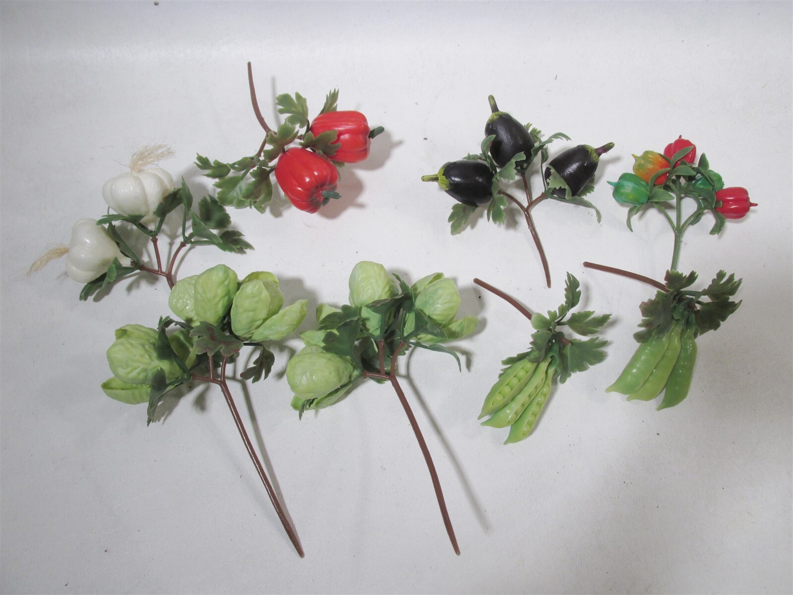 1960s Vtg Plastic Fruit Bunches 8 Floral Pick Pepper Pea Garlic Eggplant Cabbage