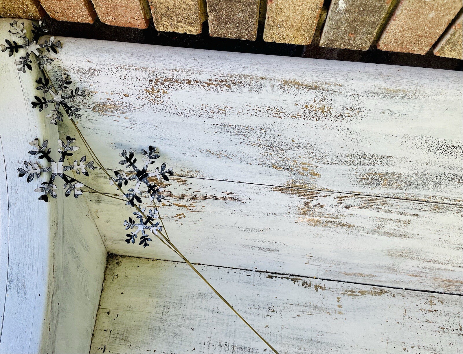 Black & White Plaid Snowflake Spray 27”