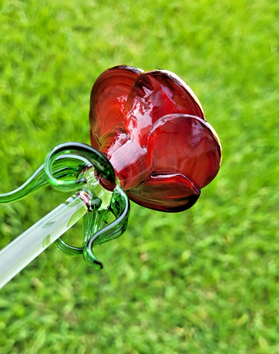 Art Glass Long 11.5″ Single Red Rose w Gold Trim Petals Clear Stem Green Thorns