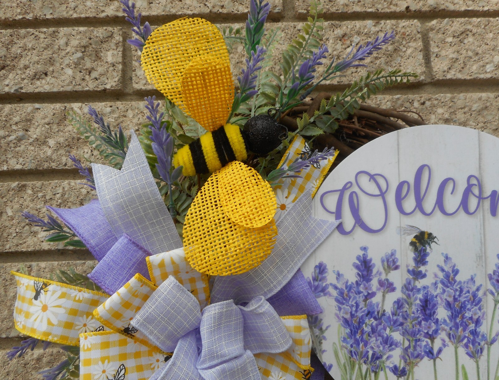 18″ Welcome Purple Yellow Bee Lavender Floral Grapevine Wreath