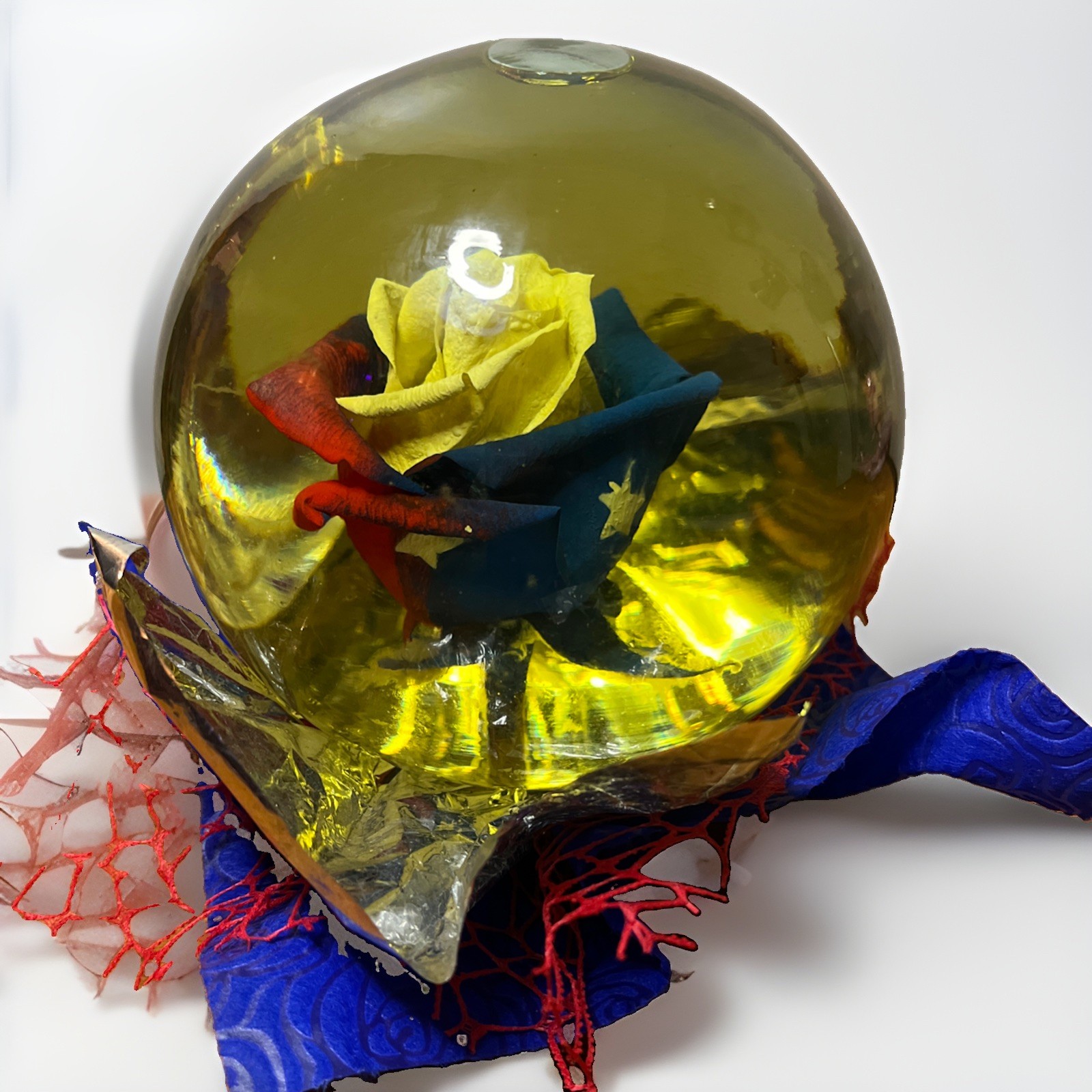 Forever American Flag ROSE In Glass Ball Water Dome Globe Large Real Rose 6”