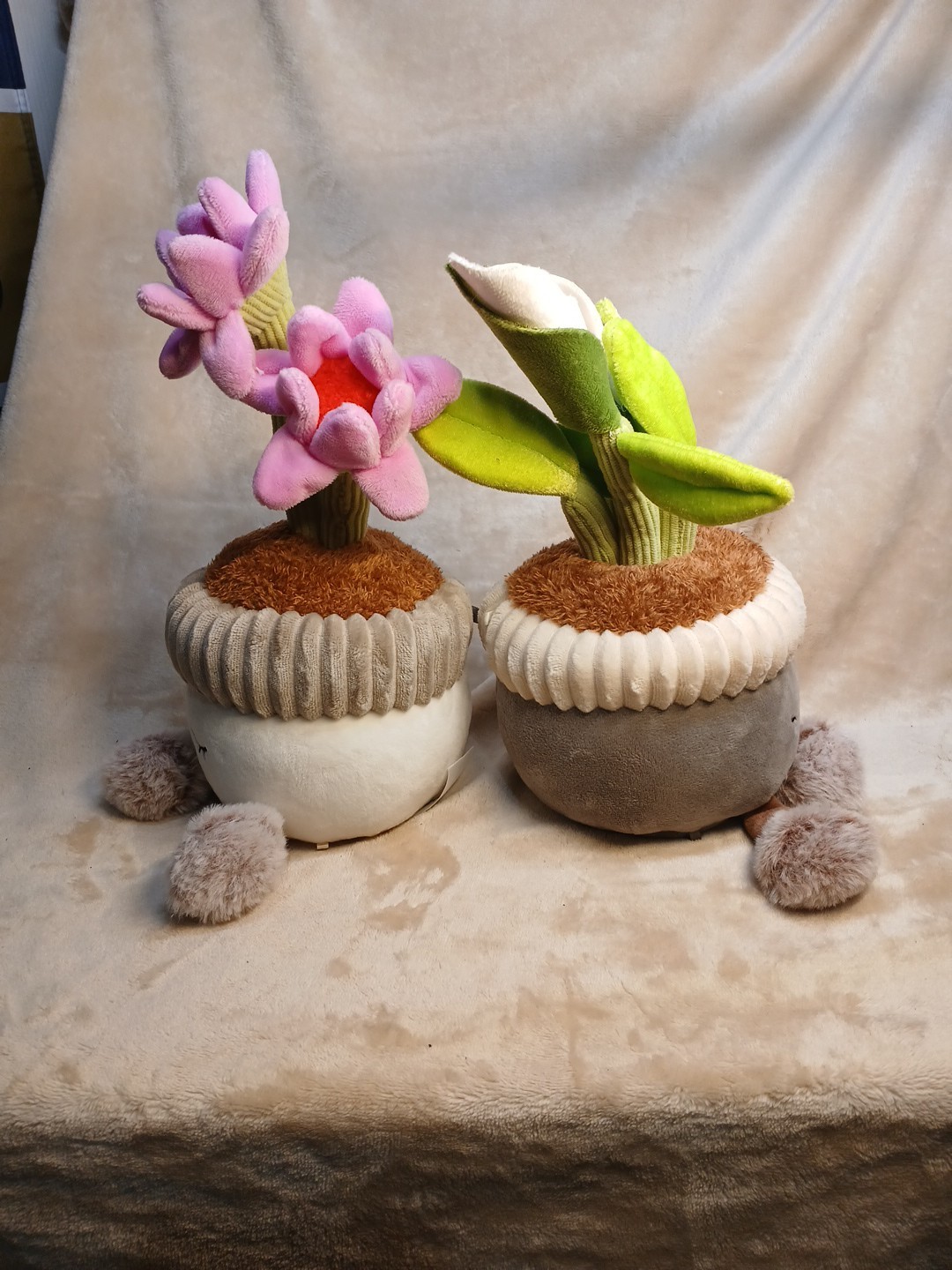 Greenhouse by Russ 12 Inch Plush Stuffed Succulent Plant Toy Echinacea Lily EUC