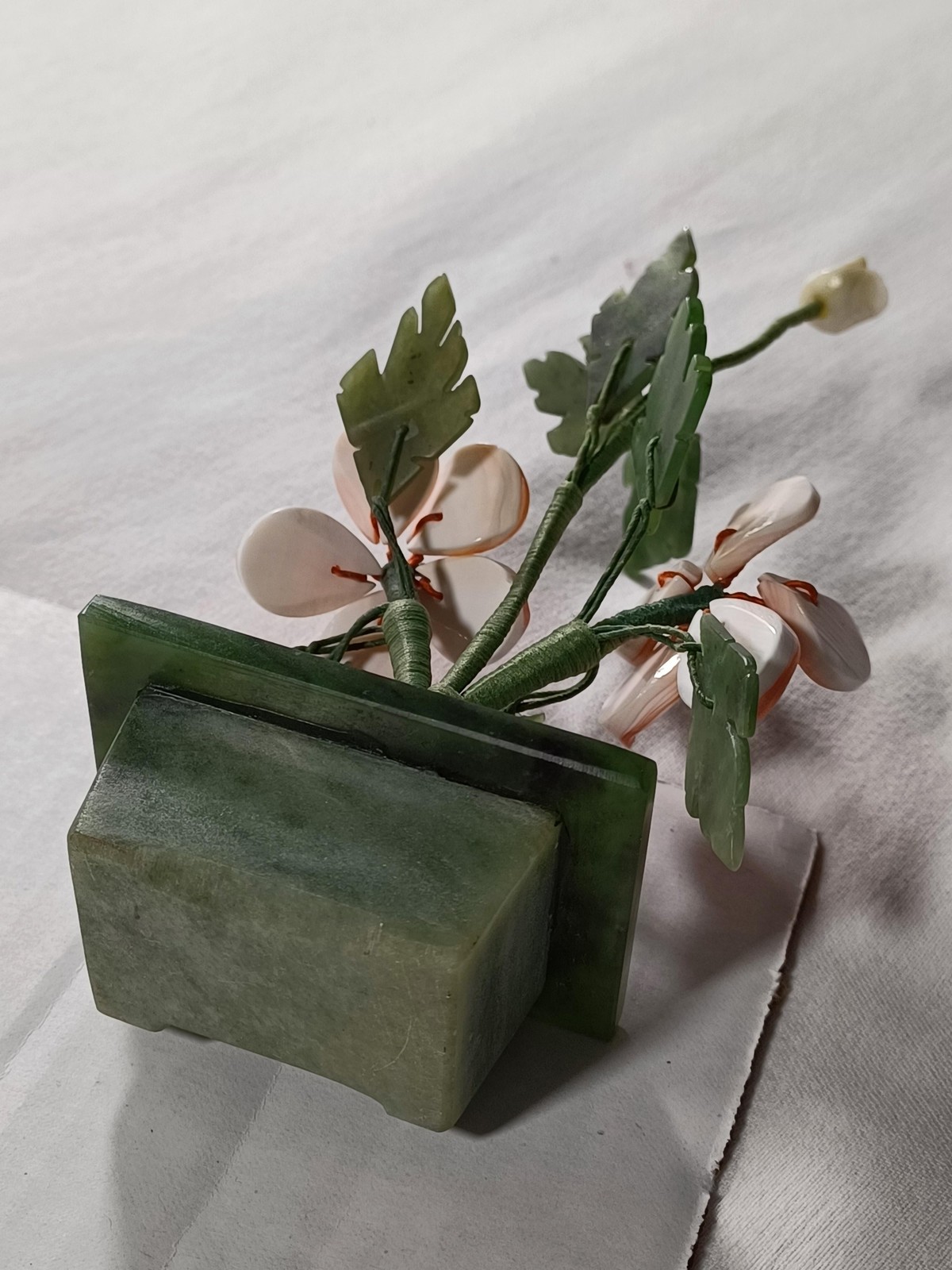 Carved Hardstone Jade Flower Bonsai Figurine Green Stone Planter Decor