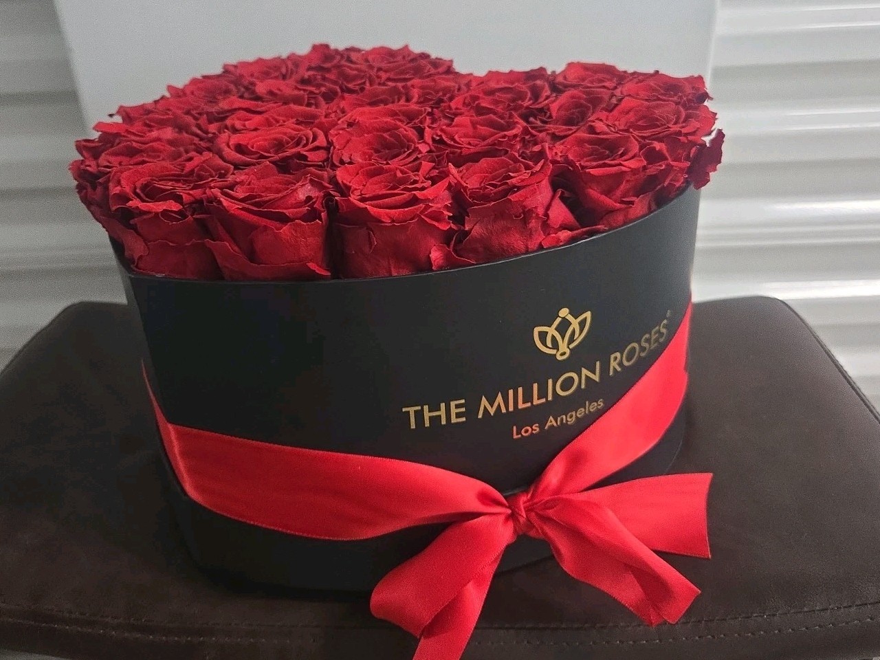 THE MILLION ROSES 30 Preserved Roses Heart Box Gift Red