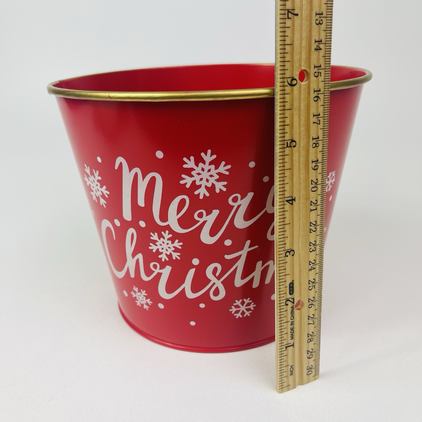 Round Tin Merry Christmas Red Flowerpot Can Home Decor Bucket