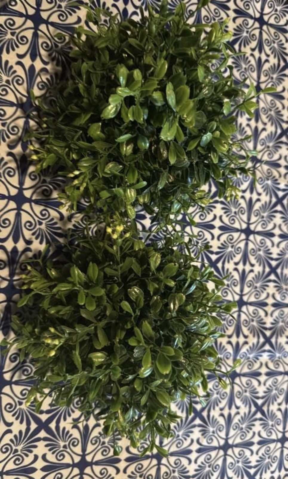 Set of 2 fake greenery balls 6 x 6