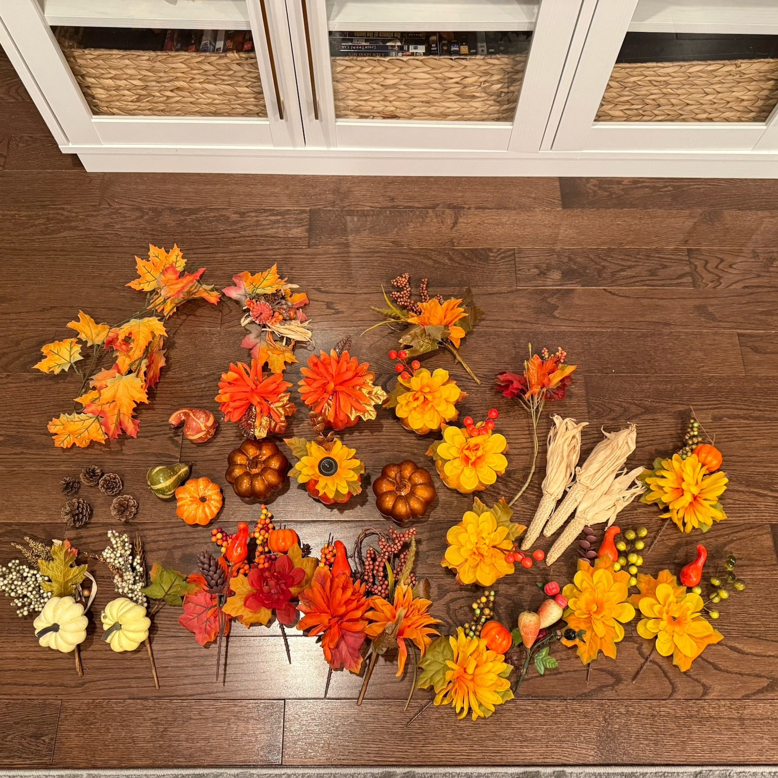 30 +Pcs Artificial Fall Decorations-Floral Picks, Pumpkins, Acorns & Garland