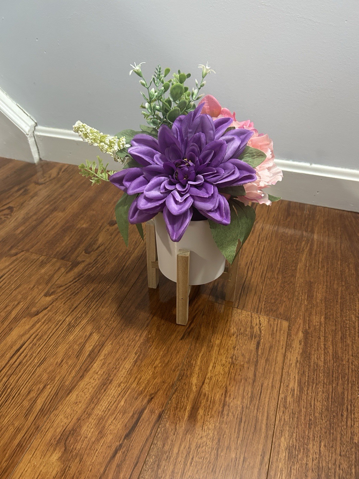 Artificial Hydrangea & Dahlia Flower Arrangement in White Pot with Wooden Stand