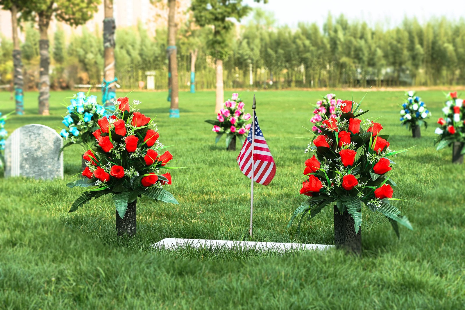 2 Sets Artificial Cemetery Flowers,Outdoor Grave Decorations Roses,Beautiful Arr