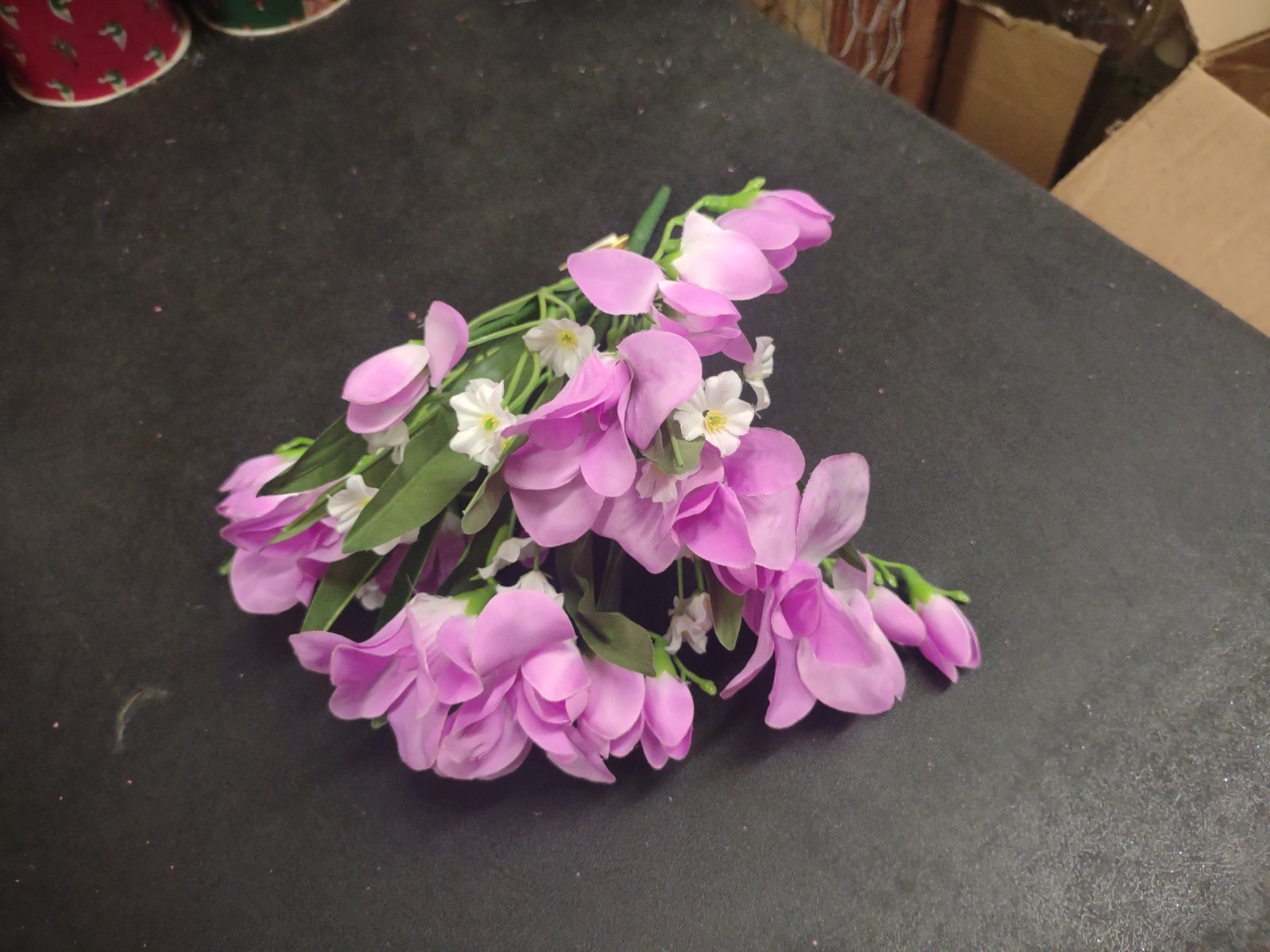 Vintage 10″ Silk Freesia Flower Bush, Lavender, 5 Stems, Baby’s Breath & Foliage