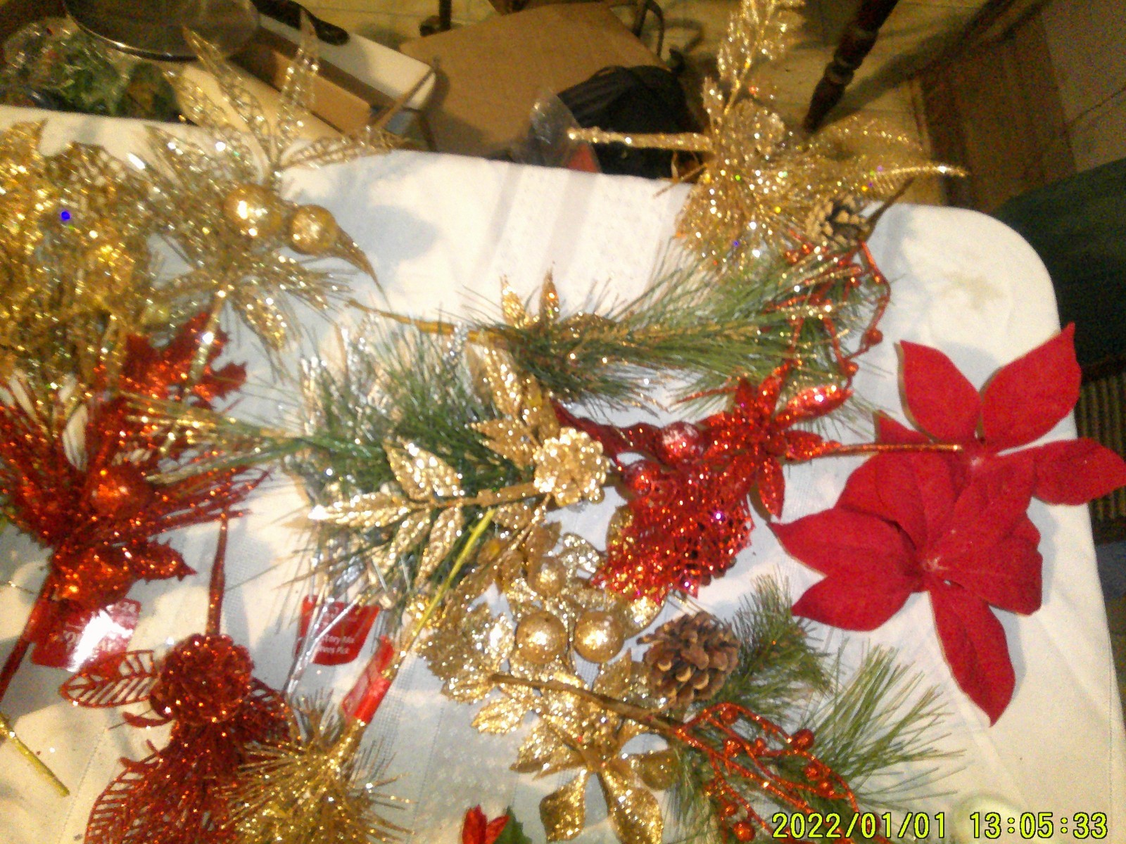 LARGE ASSORTMENT OF CRAFT ARTIFICIAL FLORAL POINSETTIA FLOWERS HOLIDAY MANY UNUS