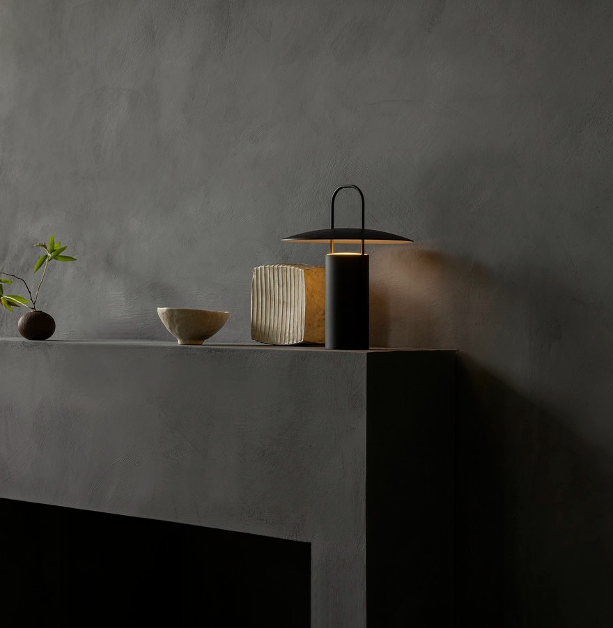 Modern Portable “Ray Lamp” – Minimalist LED Table Lamp | Indoor & Outdoor Lighti