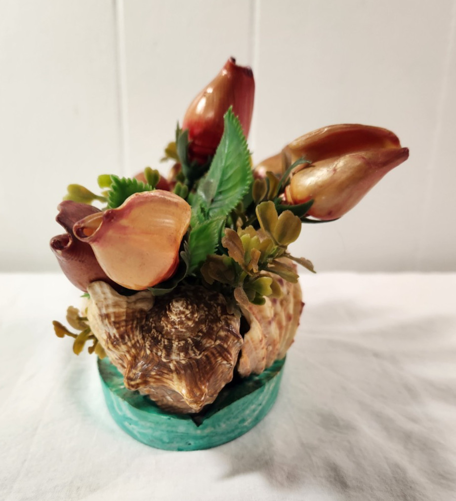 Seashells Flower Bouquet Centerpiece Floral Arrangement Ruffle Clam Shell VTG