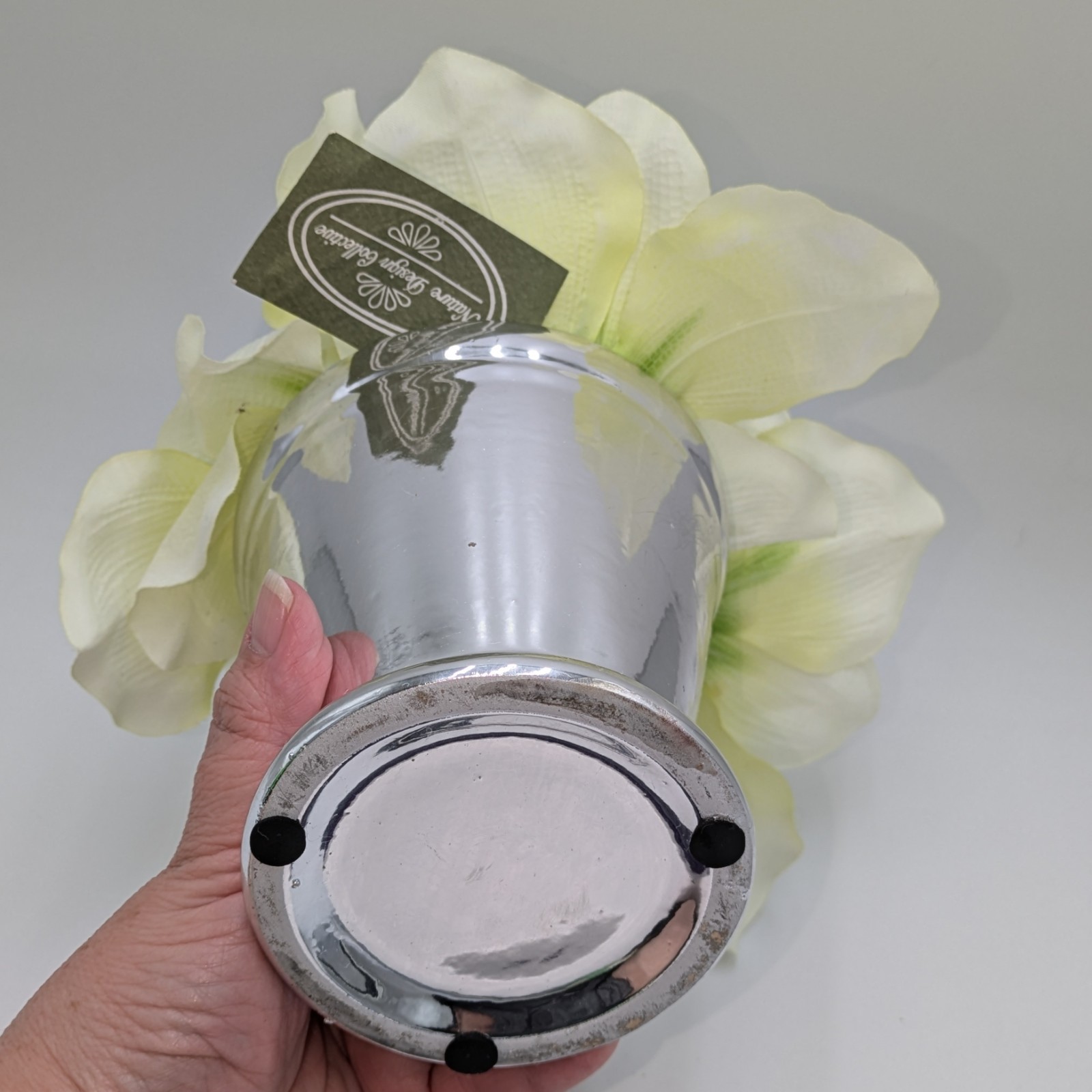 Creamy Amaryllis Bouquet In Silver Shine Vase, Home Goods, 8x8x8, Nwt