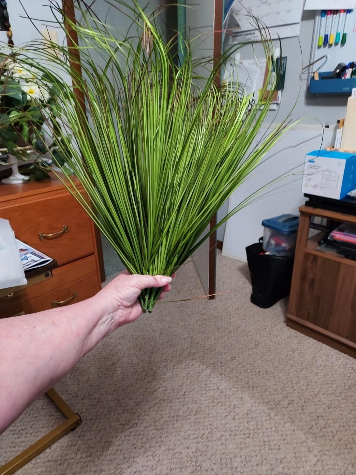 14-Pack Artificial Onion Grass Fake Shrubs 20″ Tall UV Resistant Outdoor Indoor