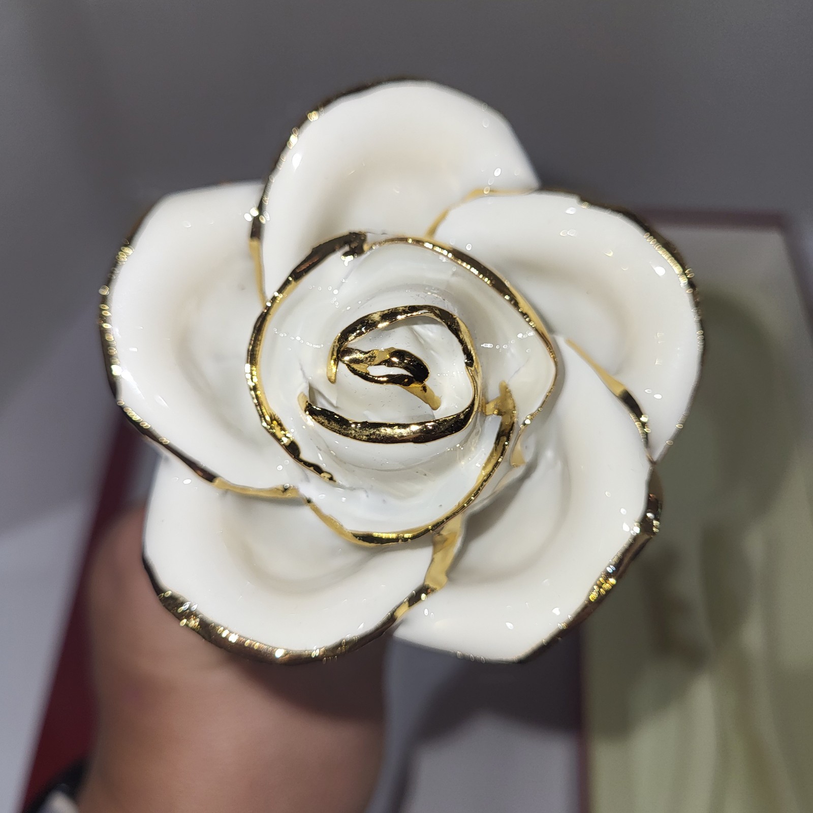 Living Gold Real Rose Dipped In 24K Gold White Boxed Vintage With Certificate