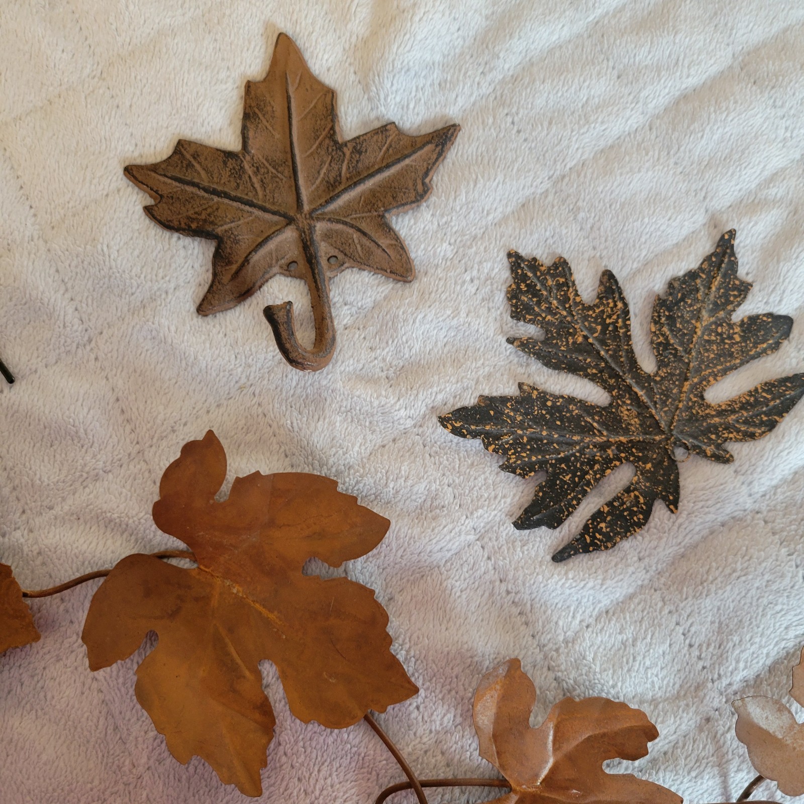 Rustic home decor leaf leaves wall hanging hook Fall Autumn shapes MCM Lot of 4