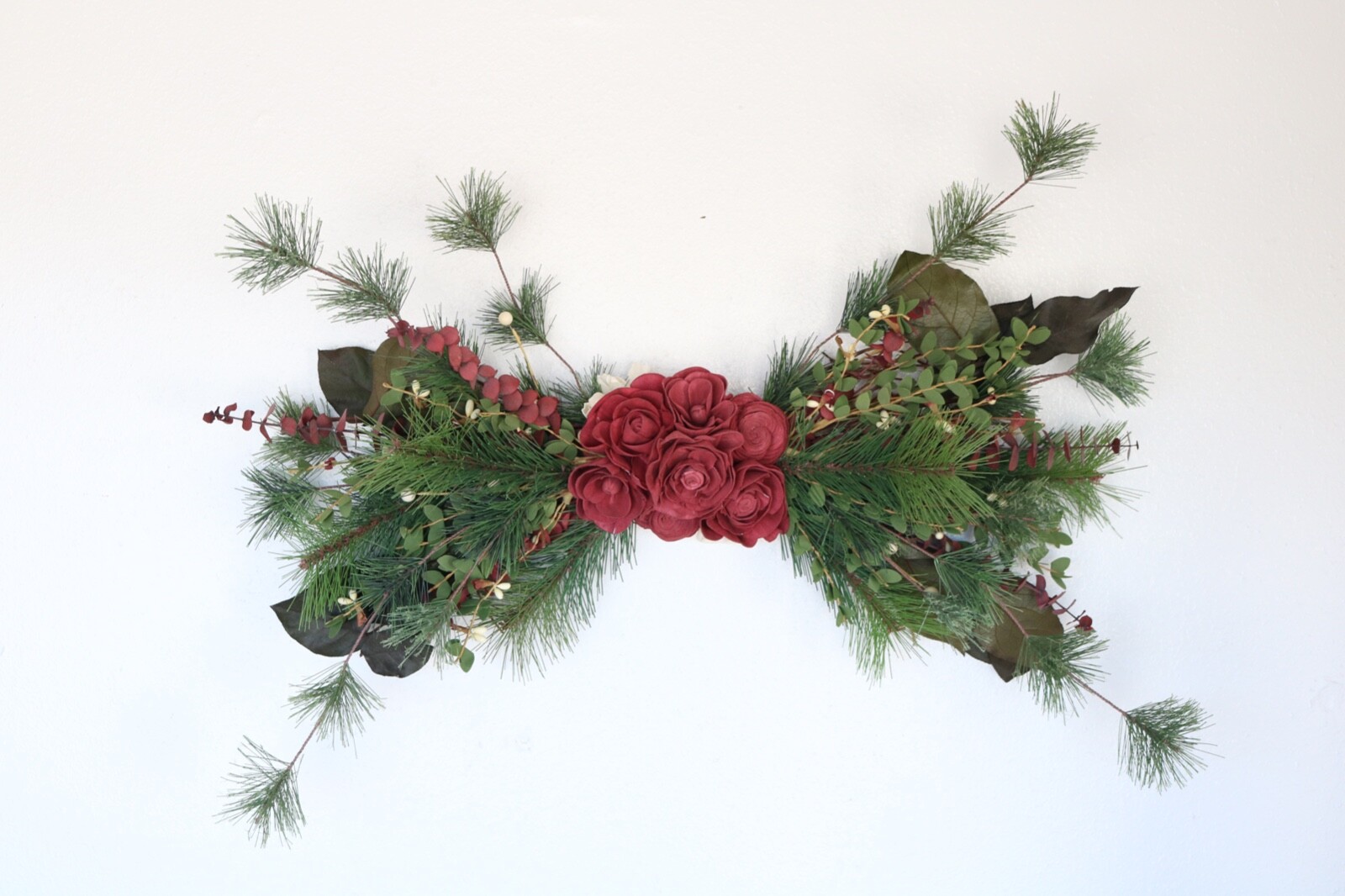 Christmas/Winter Sola Wood Flower Swag Door/Wall Hanging or Table Centerpiece