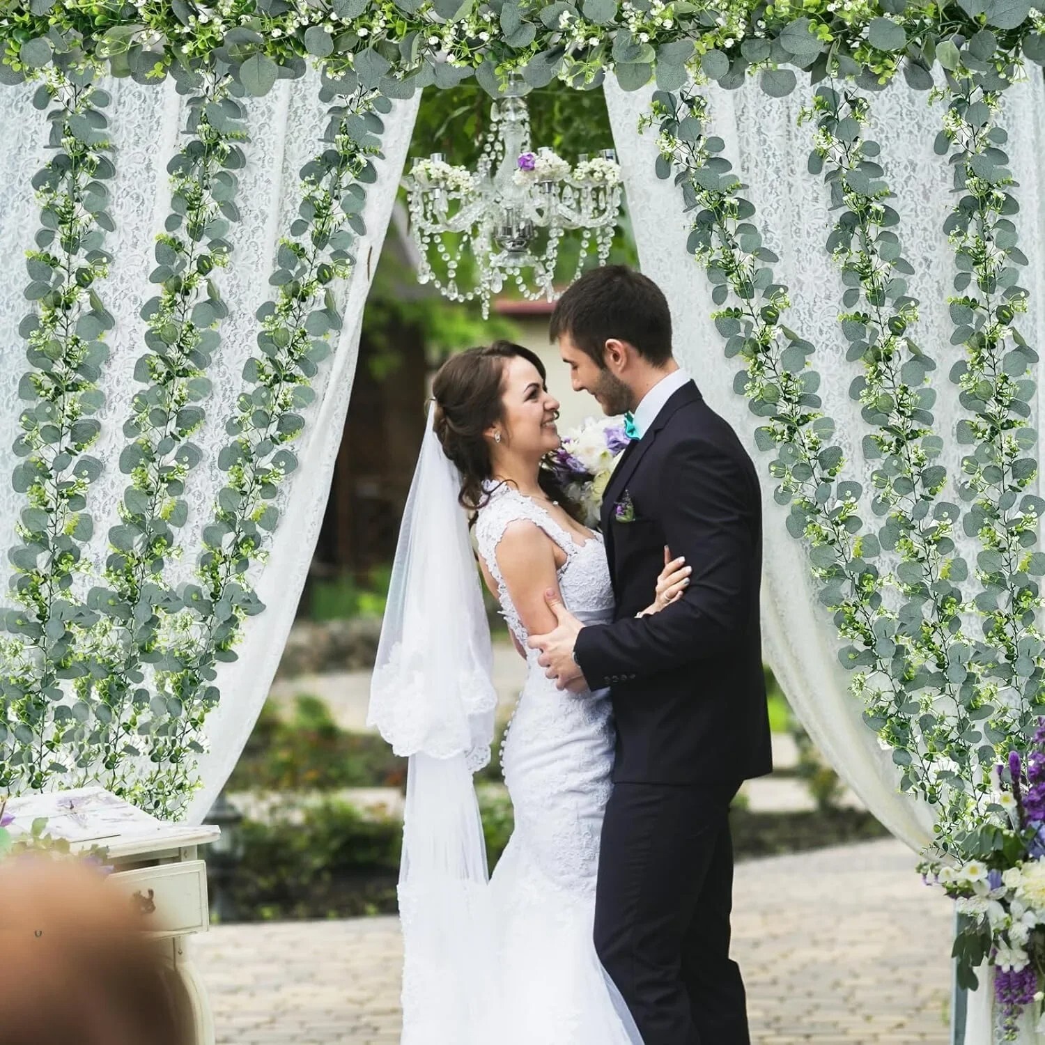 2025 Popular Artificial Green Eucalyptus Garland with White Flowers & Berries