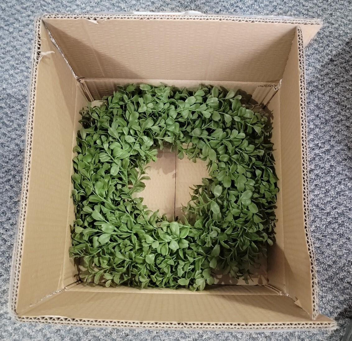 Pure Garden 13 Inch Boxwood Wreath Indoor Outdoor Artificial Fake Greenery