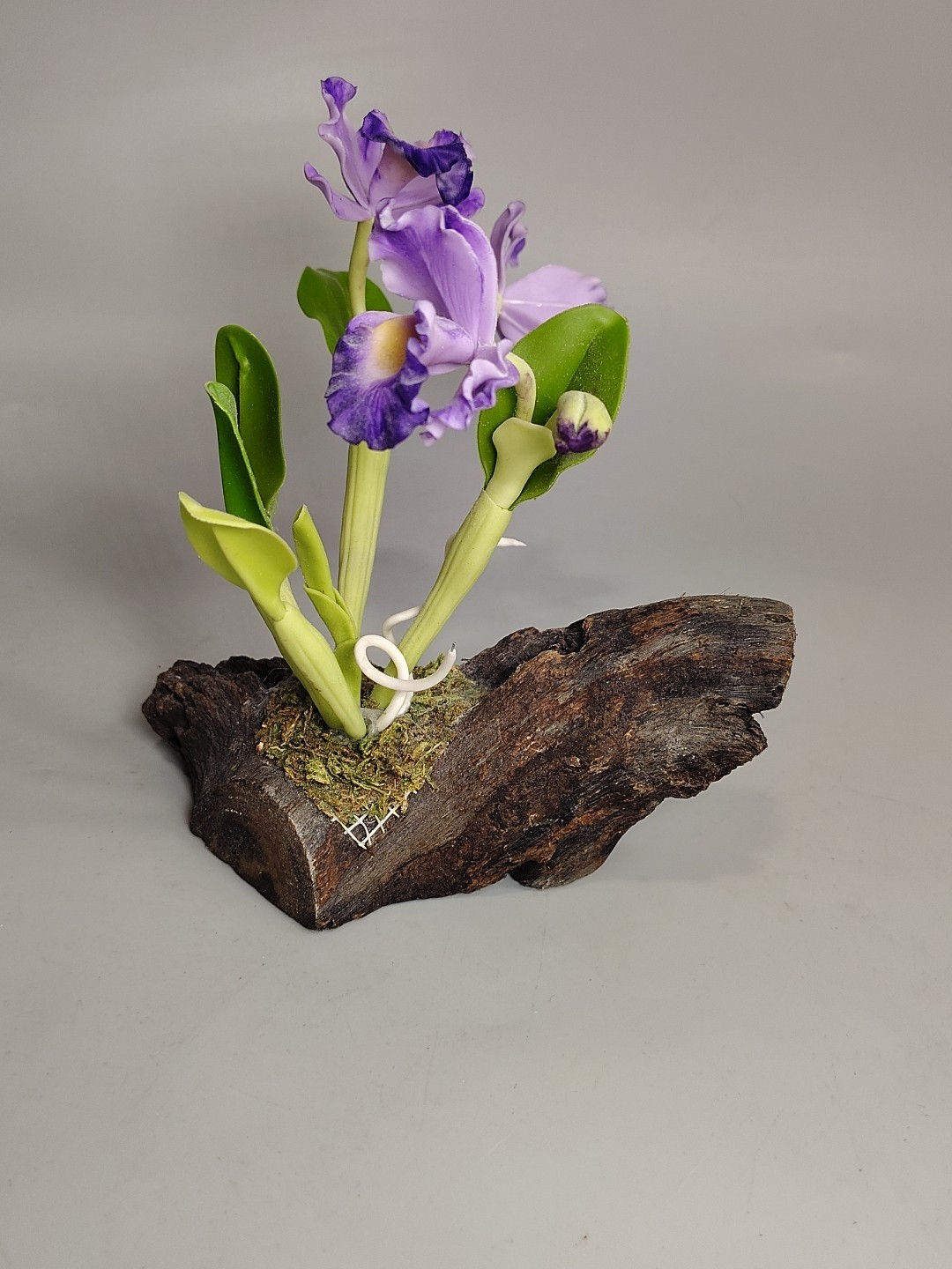 Artificial Realistic Flower Purple Iris Driftwood Moss Decor